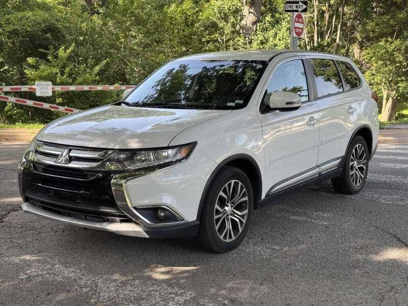 2016 Mitsubishi Outlander ES