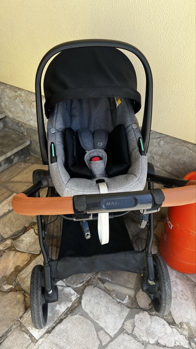 Carrinho trio Maxi Cosi Zelia S com base 360 isofix