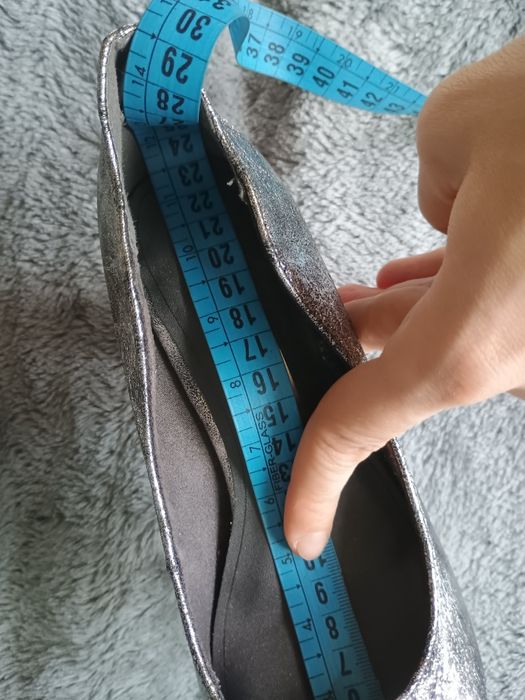 Czułenka na obcasie słupkowym Tamaris