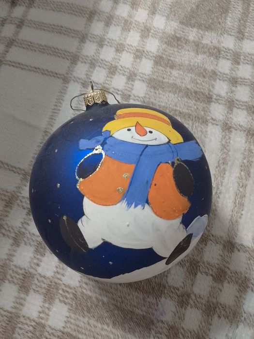 Новорічні ялинкові кулі