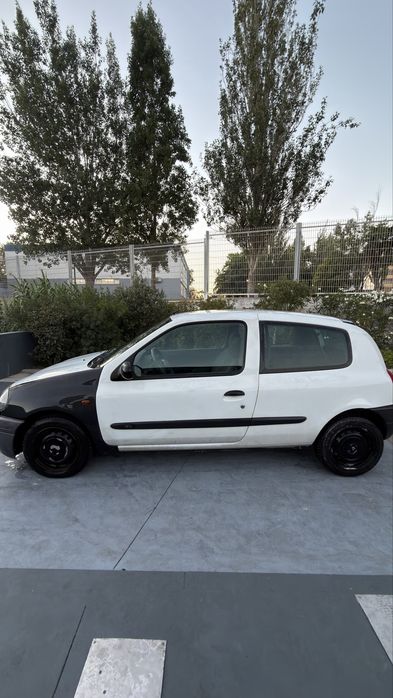 Renault Clio 1.9D comercial