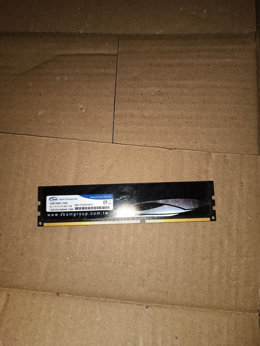 Оперативна пам'ять Team Elite 2 gb DDR3