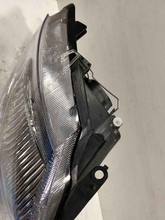 Vendo farol de citroen C3 lado direito 2004