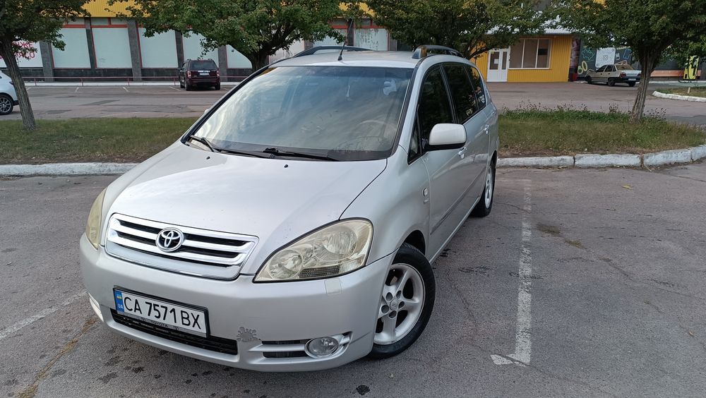 Toyota Avensis Verso 7місць 2003рік