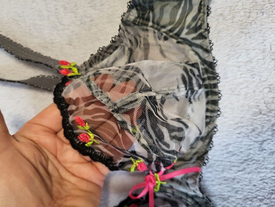 Бюстгальтер сіточкою