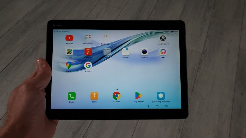 Планшет 10 дюйм  4g версія.