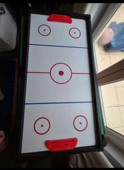 Mesa multijogos para crianças