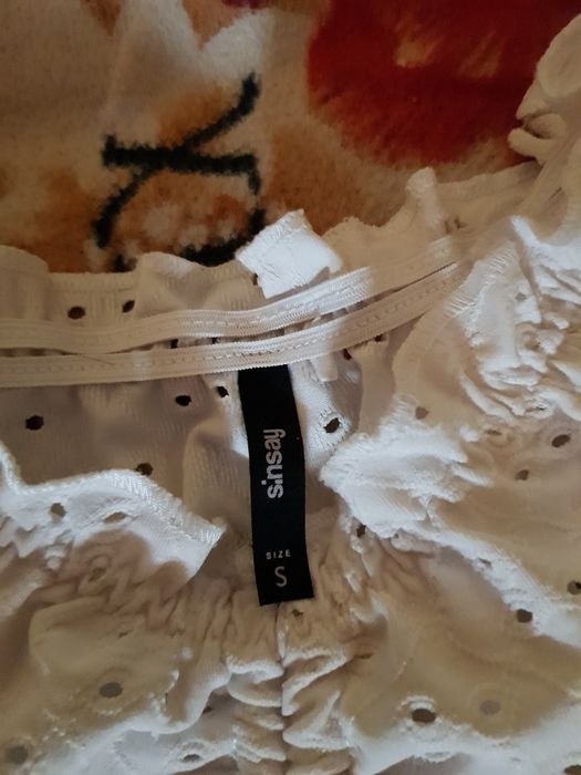 Bluzka crop top Coquette Sinsay