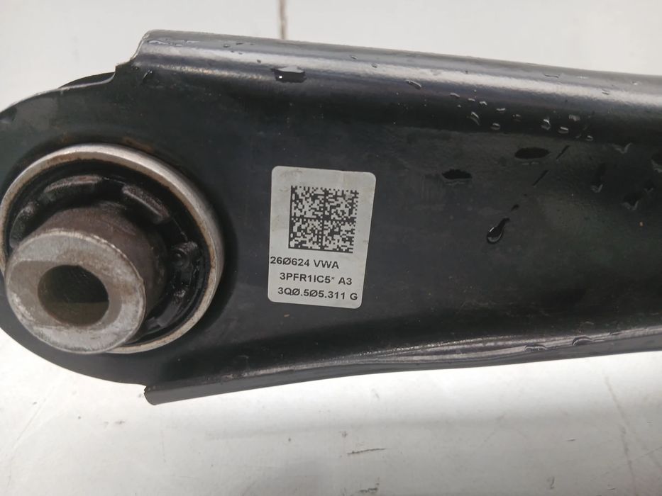 Braço de suspensão trás direito AUDI Q3 (F3B)