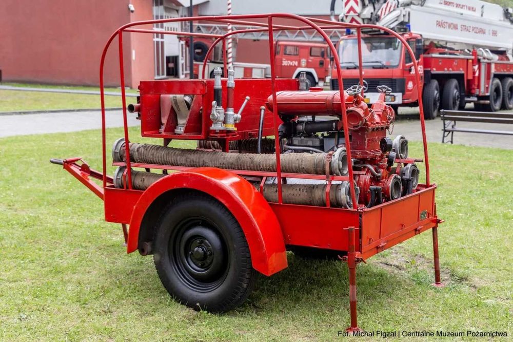 Wózek gaśniczy P-81,star200, star 266, star 244, przyczepka, przyczepa, straż pożarna, gaz 69, gaśnica, motopompa, jelcz