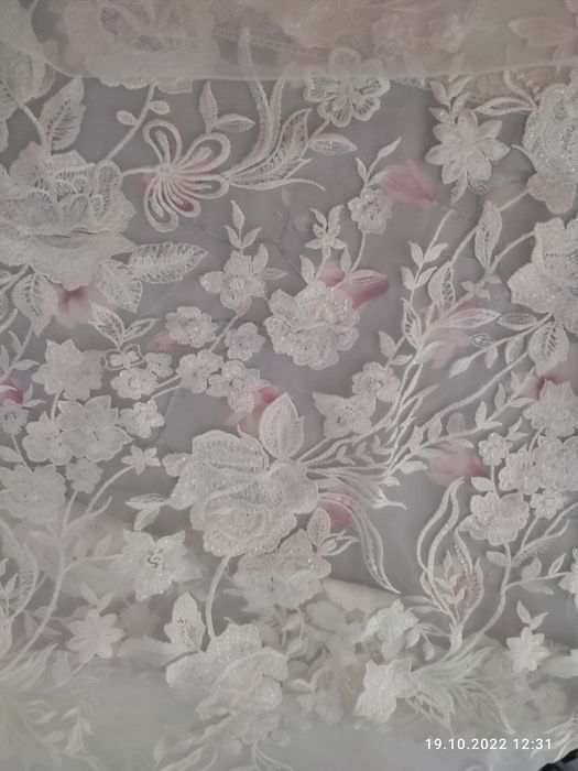 Haft na tiulu  Ivory