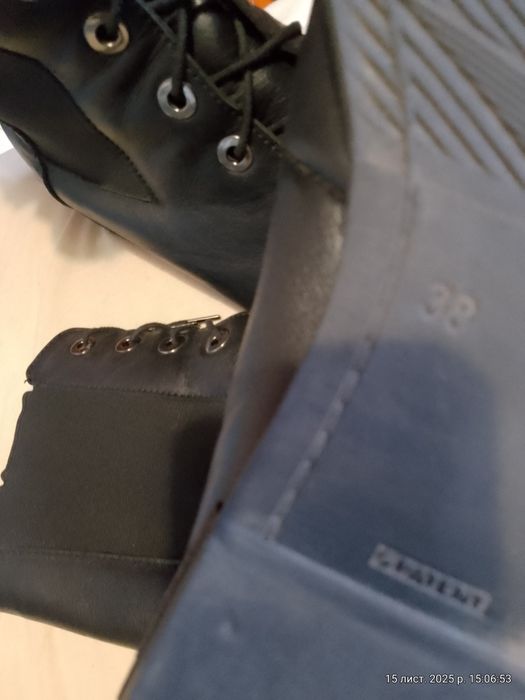 Чоботи шкіряні Демі та  зимові розмір 38, 39