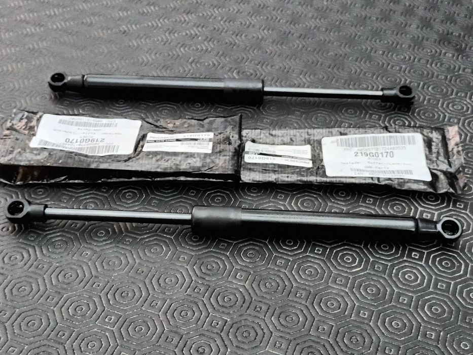 Amortecedores da marca "Ridex" para mala de carro