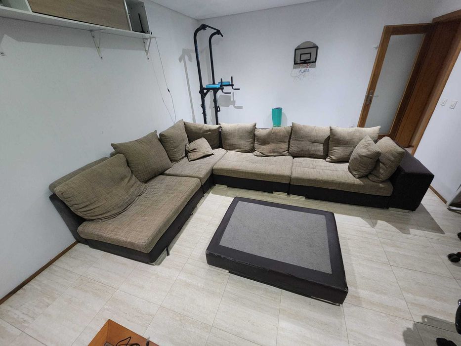 Sofá chaise longue modular com ilha