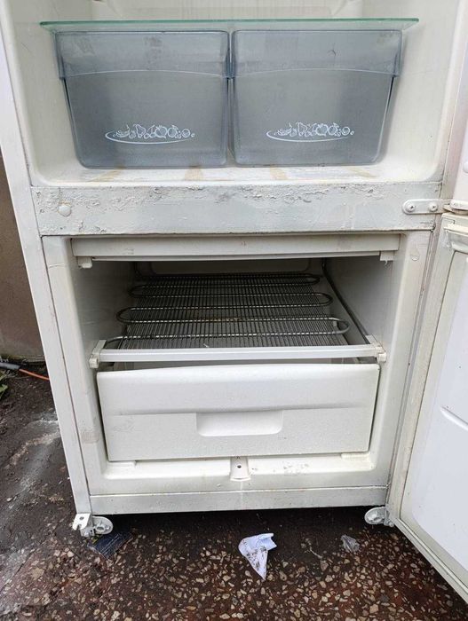 Холодильник Snaige