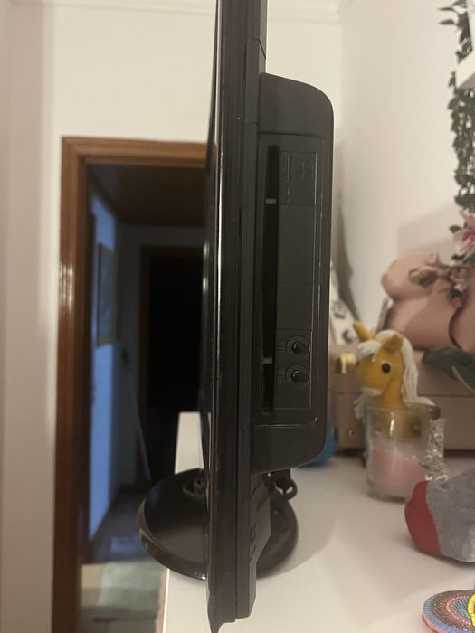 Lcd com dvd incorporado