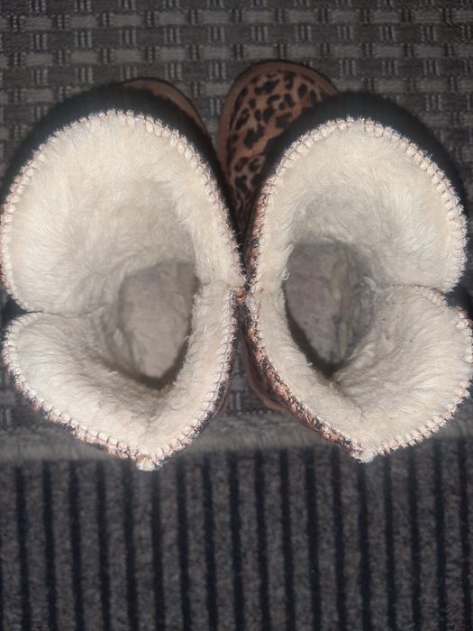 Зимові дитячі угі на дівчинку