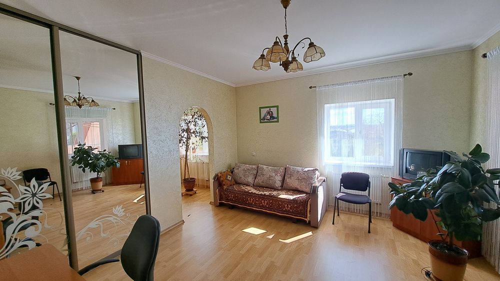 Продаж 2 поверхового будинку