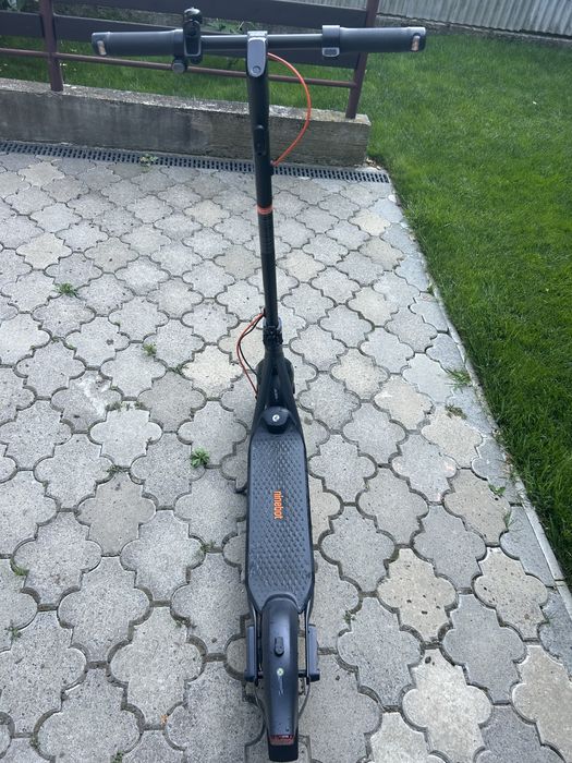 Електросамокат Segway-Ninebot F2 Plus E, майже новий, 130 км пробіг, ще на гарантії