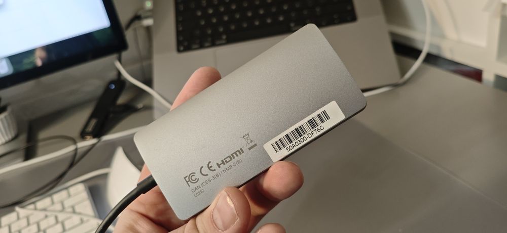 Satechi hub USB-C HDMI + czytnik kart