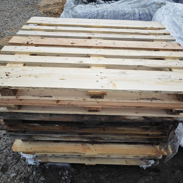 Palety przemysłowe 1300x1100mm