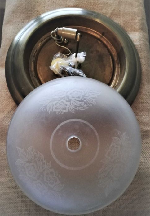 Dois candeeiros de teto