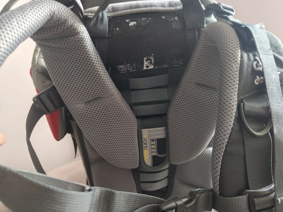 Deuter kid comfort II nosidło turystyczne z osłoną przeciwsłoneczną