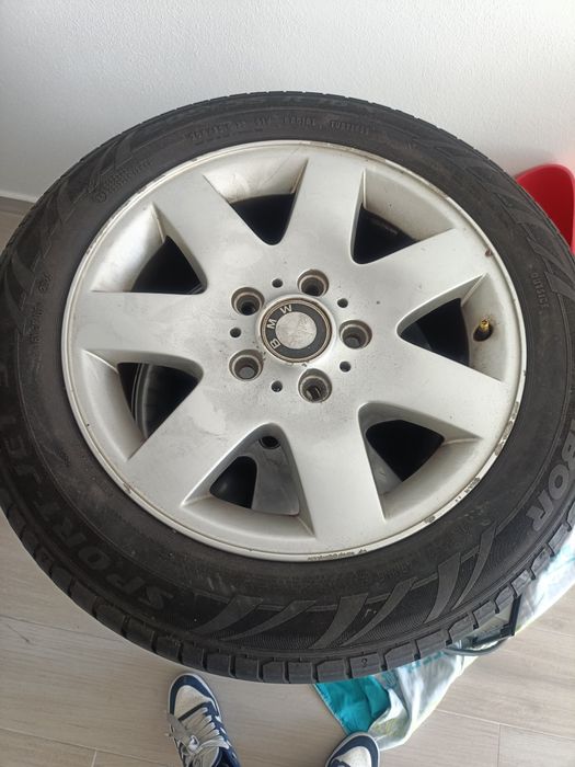 Vendo conjunto de jantes BMW originais de 16 polegadas
