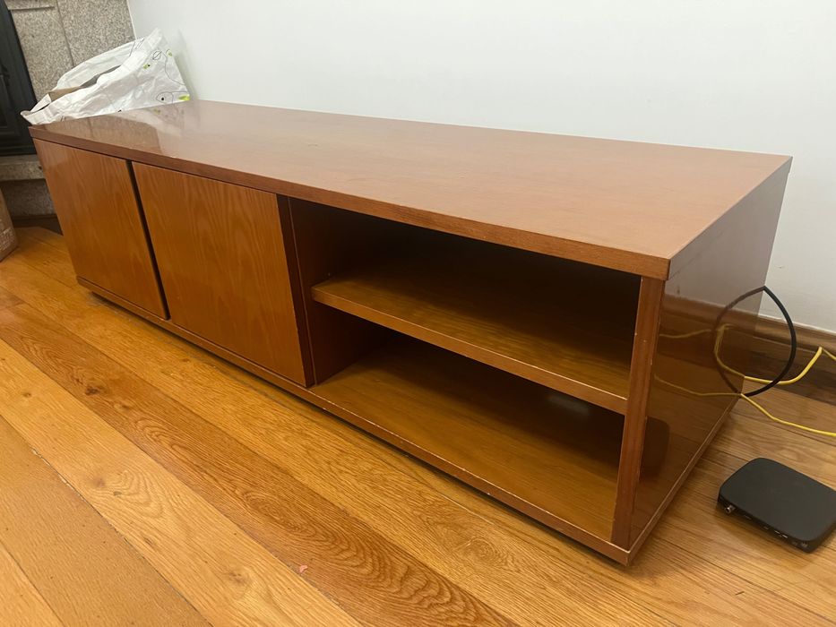 Móvel tv e prateleiras