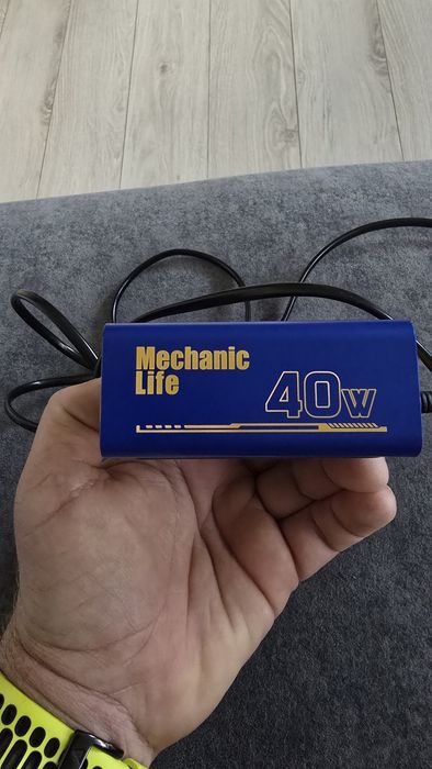 Inteligentna stacja ładująca USB Mechanic iCharge 6M z cyfrowym wyświetlaczem