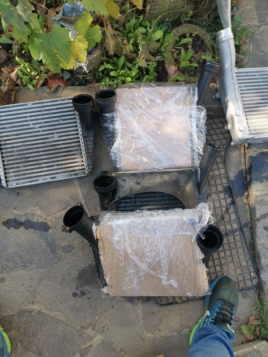 Cayenne, Touareg, Q7 радиатор интеркулера L+R