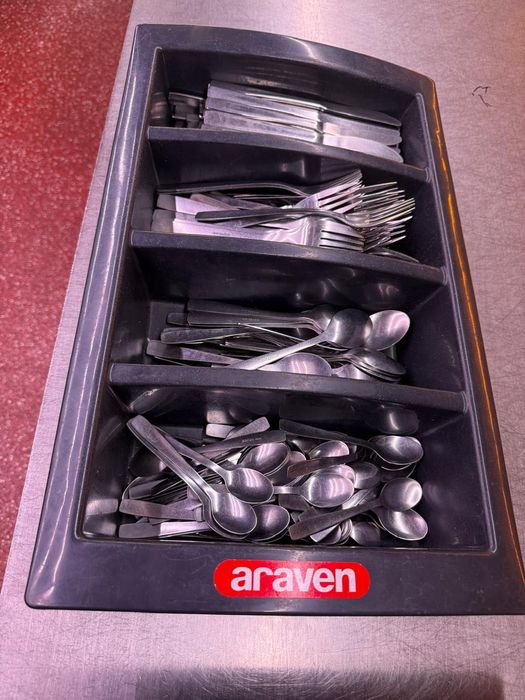 Set de + 300 talheres diferentes tamanhos