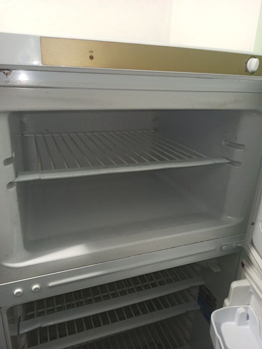 Продам холодильник б/у в хорошем состоянии.