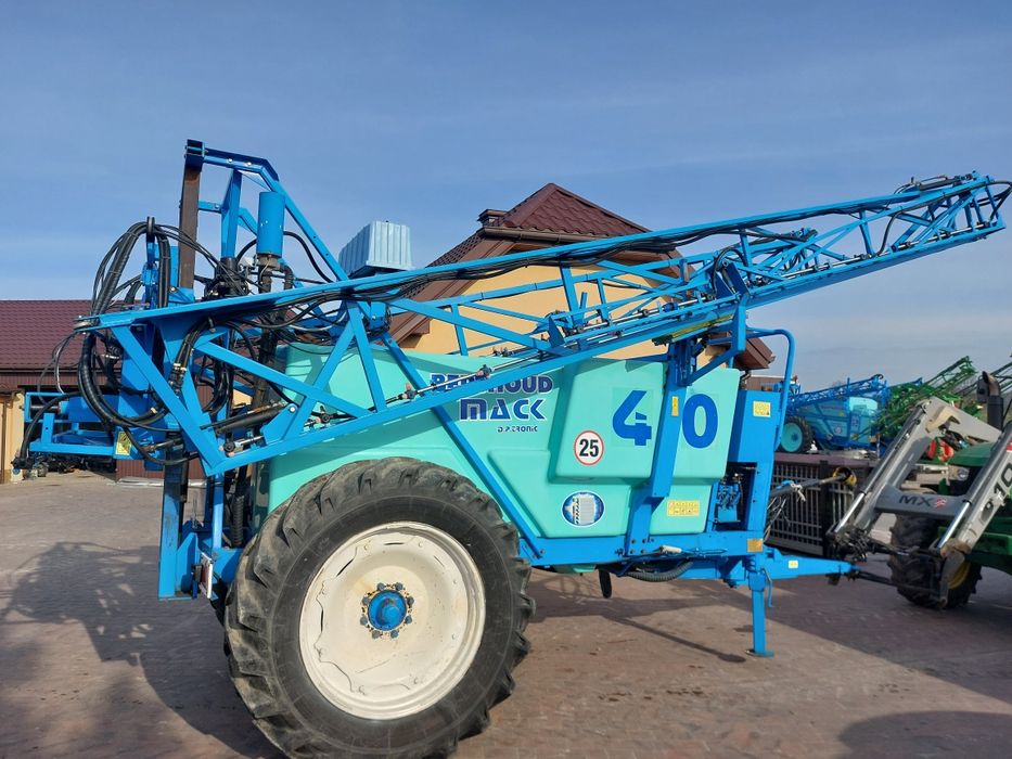 Opryskiwacz Berthoud Mack 40 2002r.24/21m