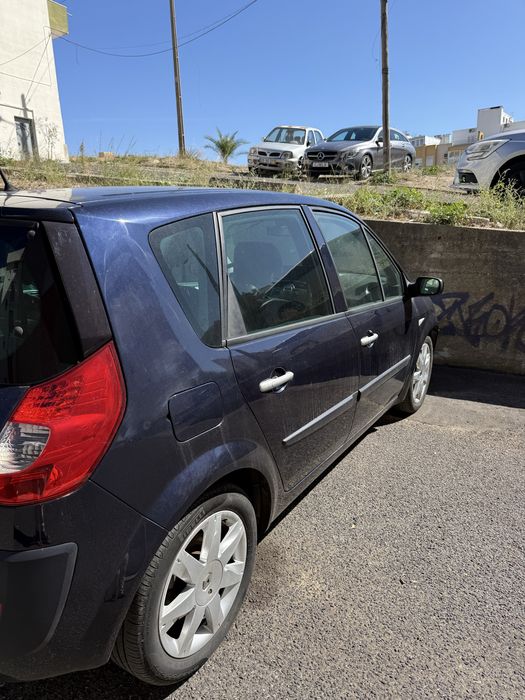 Vende se scenic muito bem estimado