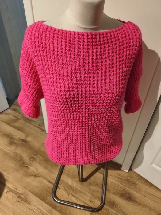 Sprzedam sweterek damski rozmiar Xl.