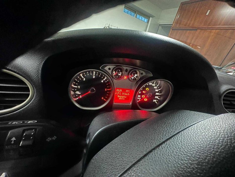 Ford Focus 1.6 TDCi – 176.000 KM – impecável !