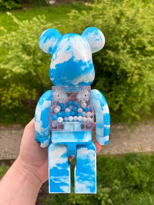 Фігурка Bearbrick BLUE SKY x400— дизайнерський арт-об’єкт 28 см