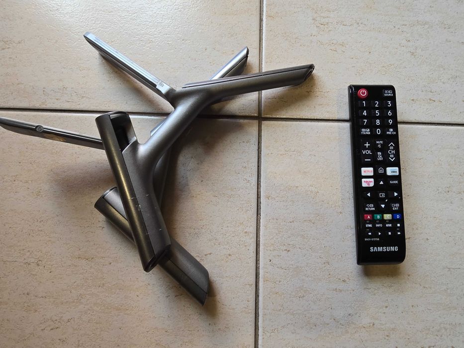 TV Samsung QE49Q6FNAT – Ver detalhe