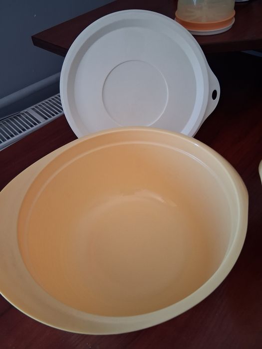 Tuperware miską z pokrywką