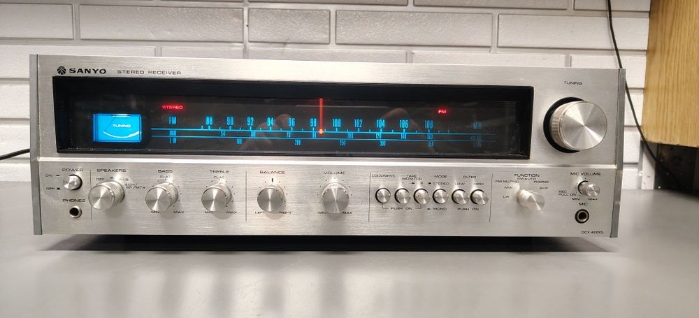 Amplituner SANYO DCX-4000L. Vintage