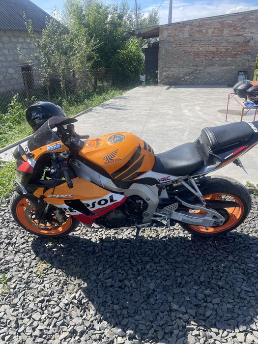 Продам мотоцикл Honda cbr 1000rr