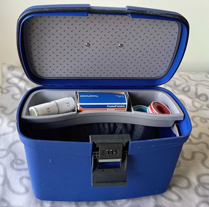 Necessaire rígido de senhora, azulão.