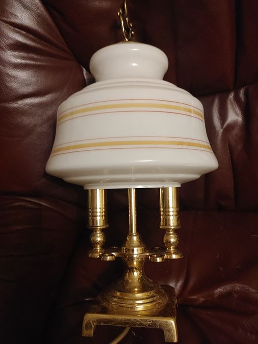 Piekna mosiężne lampa. Gabinet.. Salon. Wintage. Dwie male żarowki