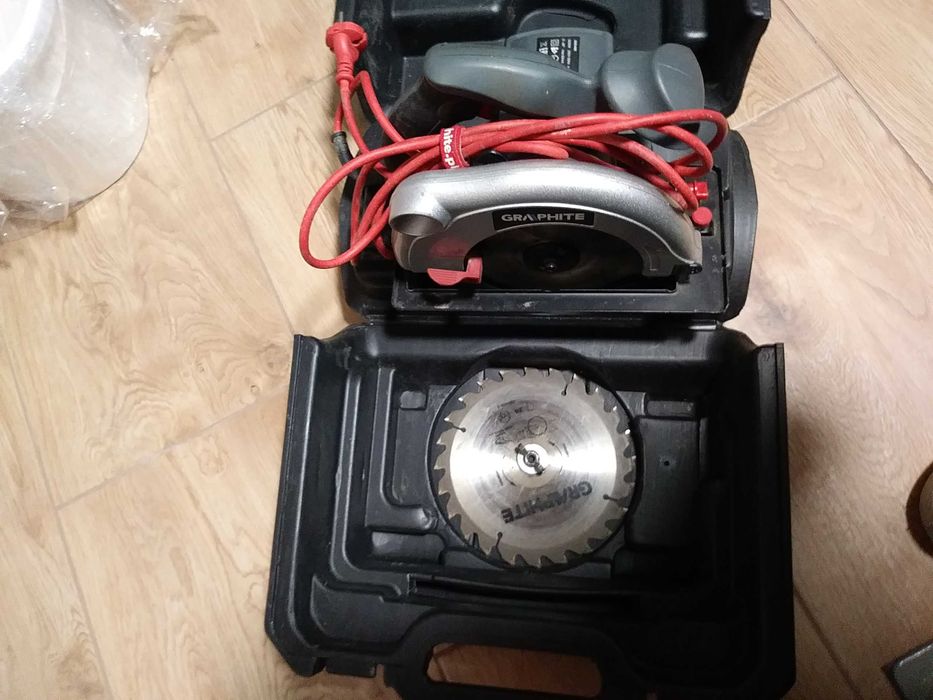 Pilarka GRAPHITE 58G488 Walizka