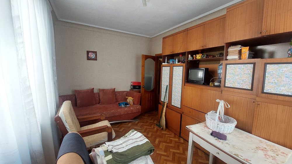 Продам 3-кімнатну квартиру. Вул.Покровська,6.