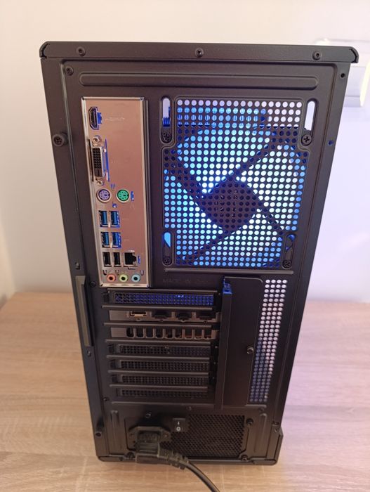 Komputer do gier Ryzen 5 5500/RTX 5050 8 GB RAM GDDR6/16 GB RAM DDR4/M2
