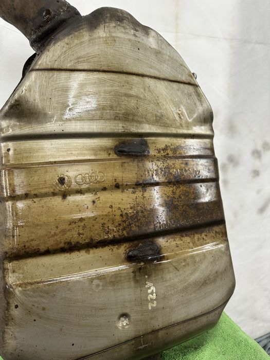 Резонатор audi a4 b8 2.0 tfsi