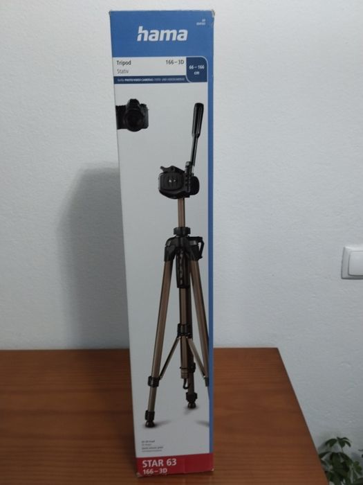 Canon R7 + RF-S 18-150 + 2 cartões memoria 64gb +kit limpeza camera+ tripé novo