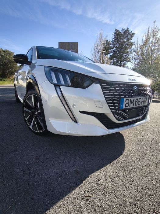 Peugeot e-208 GT 50 kWh